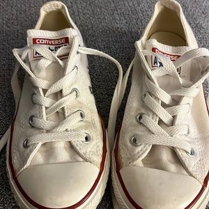 Kids size 2 white Converse All Star. In great condition.